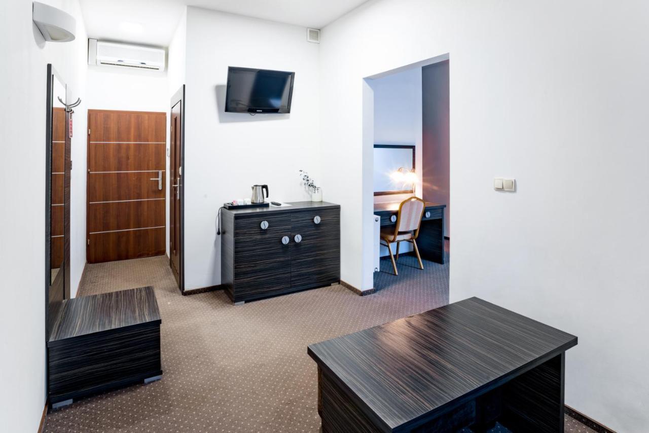 Hotel Sulbin Garwolin Eksteriør billede